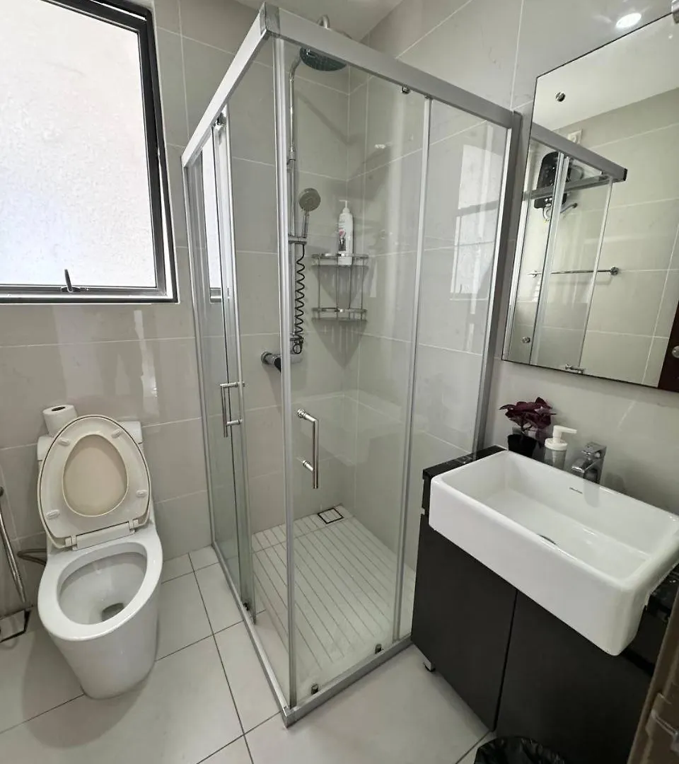 Lovell Country Garden 2 King Beds High Level Johor Bahru Apartment